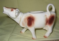 unmarked copy of Goebel 'mooing' cow creamer