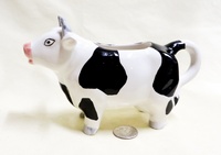 Black & whiute cow creamer