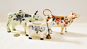 3 Delft coow creamers