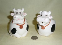 KAME cow creamer and sugar