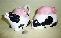 Clay Arts 'stacked animals' creamer and sugar