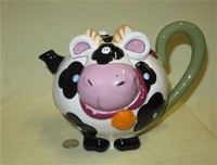 Heather Goldminc cow teapot